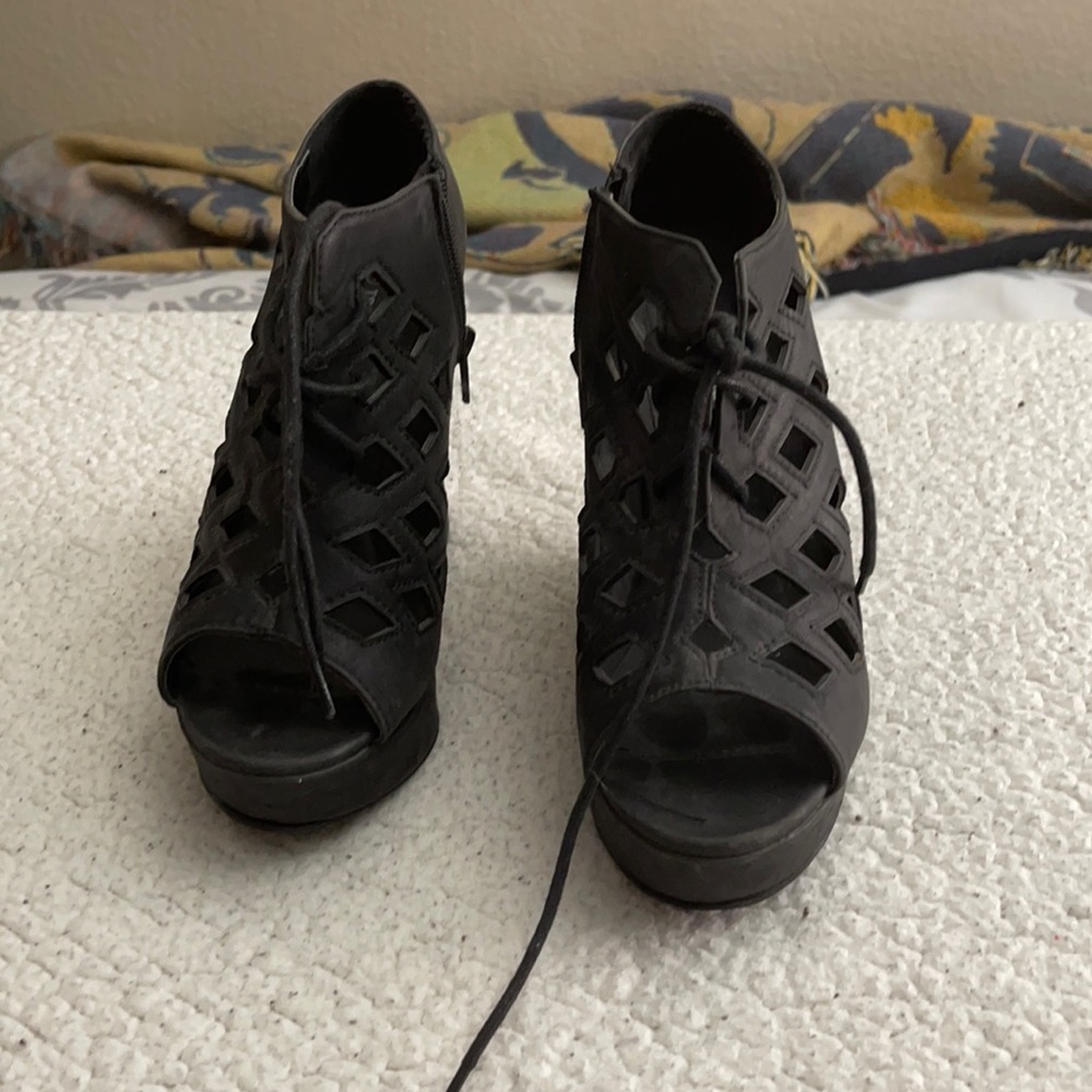 Black wedges booties